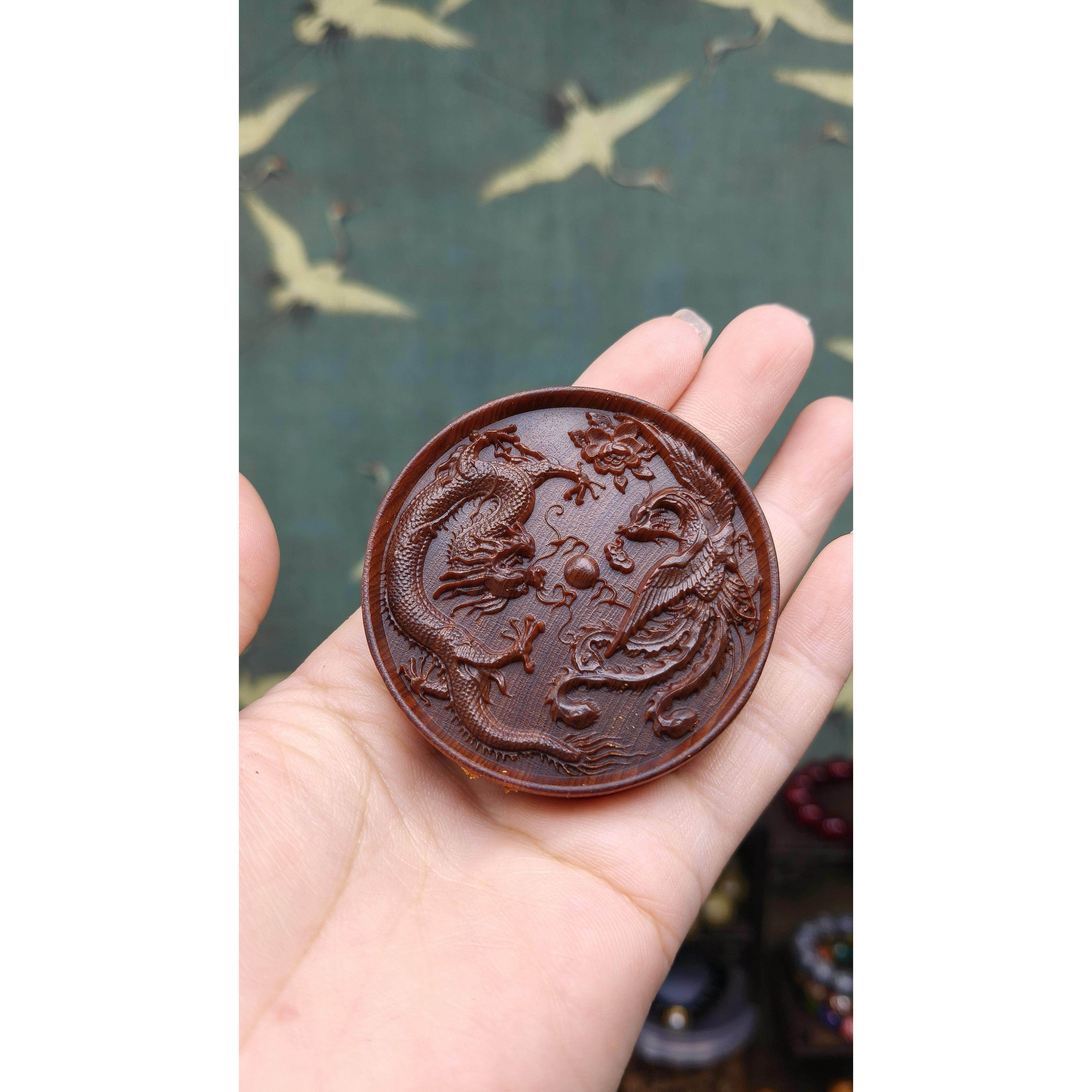 太行崖柏陈化黑古料精雕龙凤呈祥山鬼花钱小目标圆牌挂件手把件