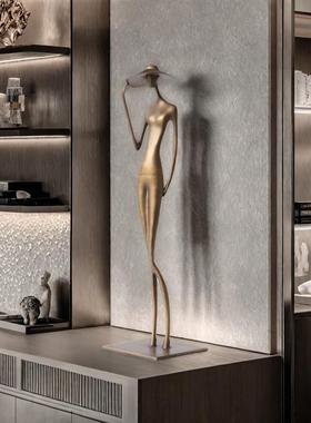 轻奢抽象人物戴帽长腿雕塑摆件样板房酒店电视柜客厅玄关艺术饰品