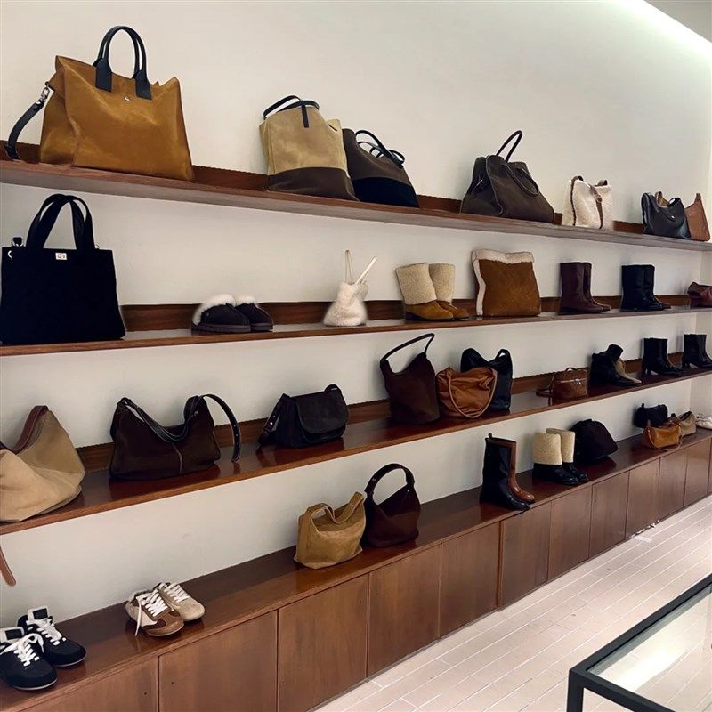鞋子展示架男女鞋店胡桃木黑色层板架上墙架鞋包陈列架服装店包包