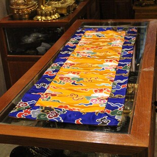 藏式布料祥云桌布织锦缎黄色桌布长款密宗室内装饰民族风佛台布