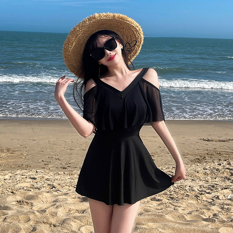 女士泳衣女泡温泉保守显瘦遮肉2024新款爆款度假女孩高级感分体式