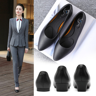 女鞋 工作鞋 大码 小码 女夏单鞋 软皮软底防滑透y气平底中跟粗跟皮鞋