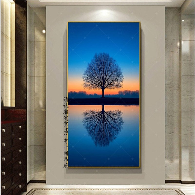 玄关画风景树进门墙挂画水中x树倒影装饰画意境竖版湖泊树木美景