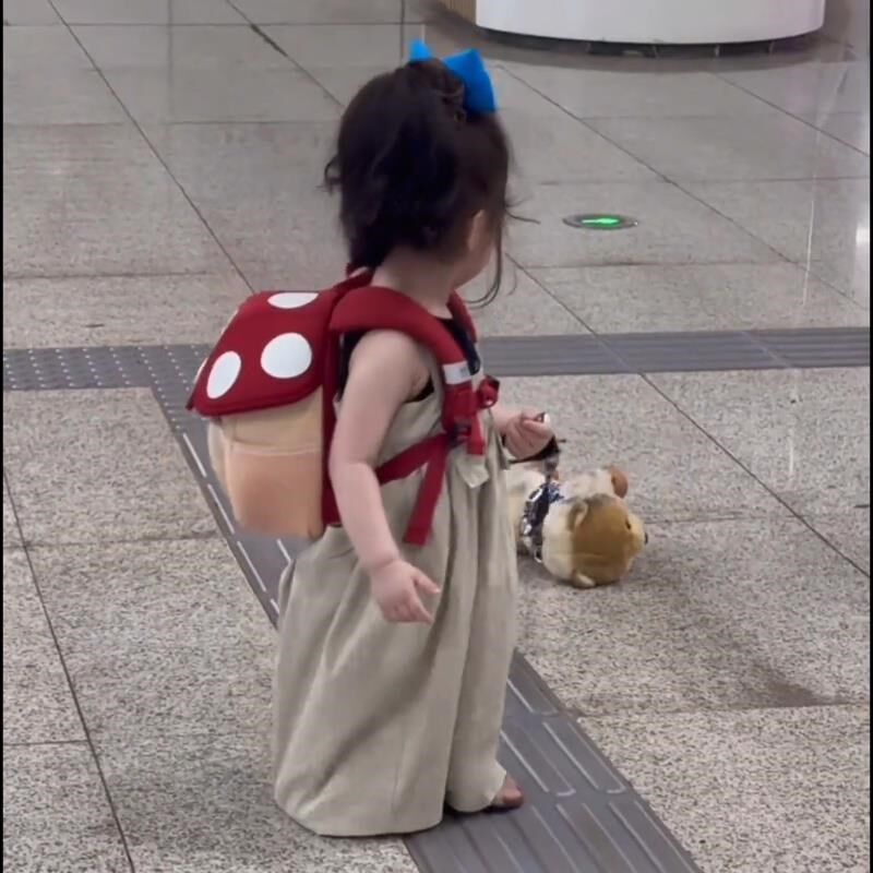 幼儿园儿童书包男女孩入学宝宝小背包轻便设计迷你可爱蘑菇网红款