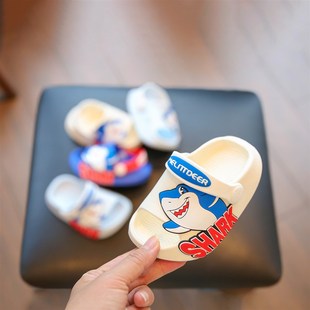 宝宝拖鞋新款春夏季1一2岁婴幼儿室内鞋女宝宝软底鞋子透气防滑潮