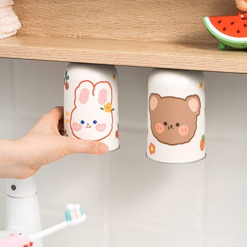 镜柜底磁吸漱口杯可爱卡通贴纸diy儿童不锈钢洗漱杯免打孔置物架