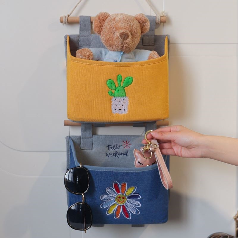 墙挂式可爱布艺收纳袋 悬挂式卫生间纸巾挂袋门后床头墙上储物袋