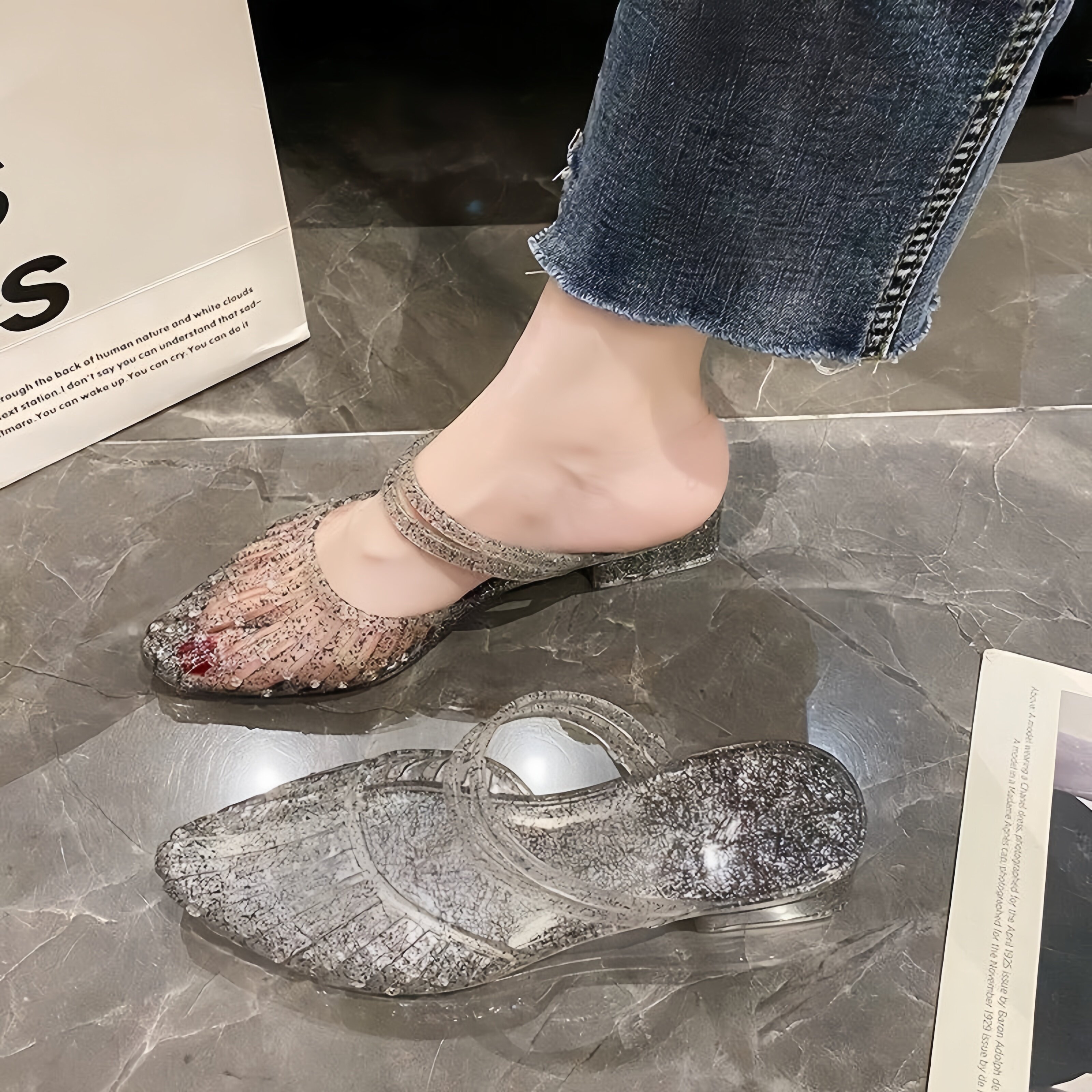 水晶凉鞋女外穿防滑两穿夏季新款百搭透明包头镂空粗跟塑胶凉拖鞋