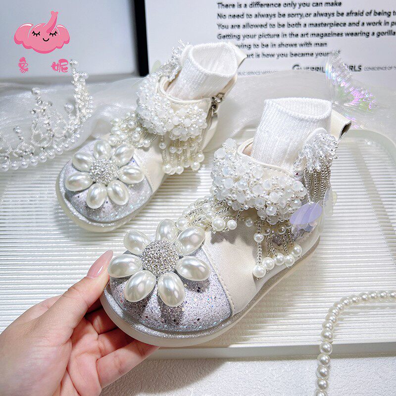 2026爆款网红新款女款今年秋冬短筒靴子女生休闲流行的女童马丁靴