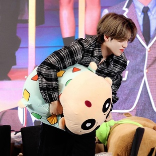 蜡笔小新抱枕大号玩偶公仔睡觉抱毛绒玩具睡衣绵羊崔胜澈山姆同款