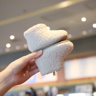 秋冬季女宝宝毛毛鞋加绒一岁小童公主短靴子软底婴儿二棉学步鞋子