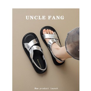 厚底银色凉鞋女2024新款夏季平底露趾交叉一字扣凉拖鞋大码41到43