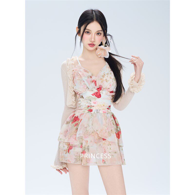 在逃公主泳衣女款连体泡温泉长袖防晒海边度假高级感绝美遮肉显瘦