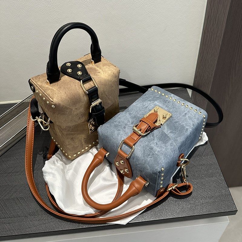 今年流行包包女2025新款通勤百搭爆款斜挎小包超火手提盒子水桶包,箱包皮具/热销女包/男包,通用款女包,淘宝优惠券,粉丝福利购,淘宝优惠卷