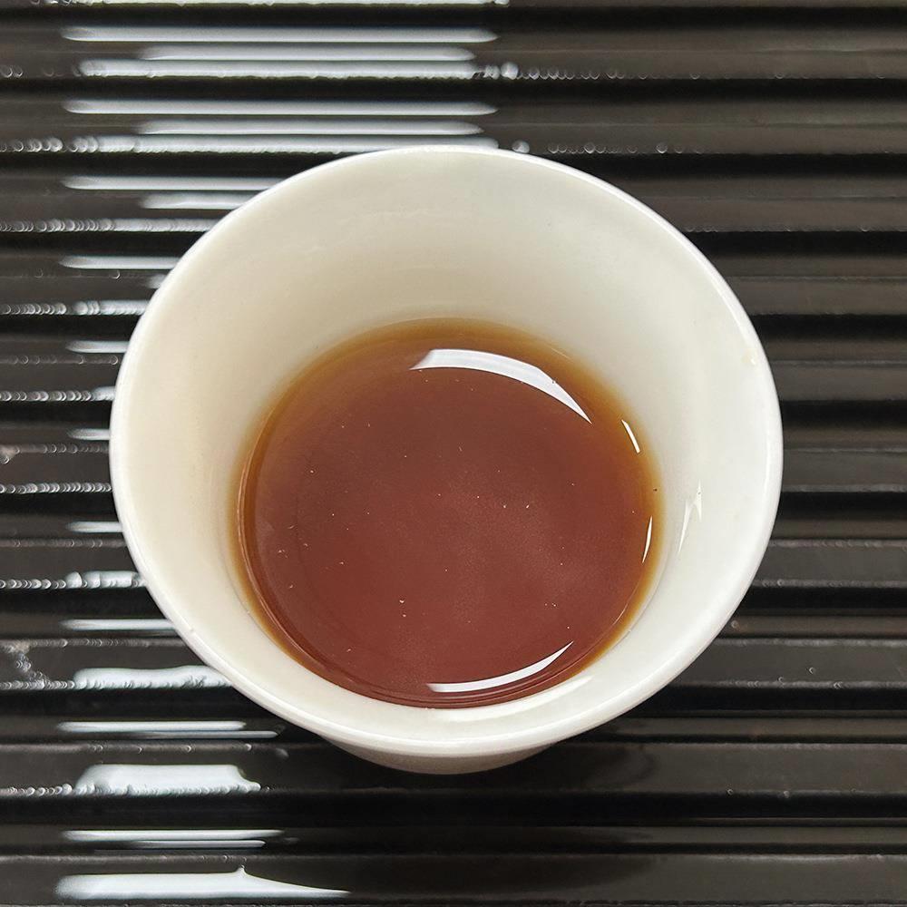2008年春海茶厂 名山纯料系列 茶王金芽 云南七子饼普洱茶古树茶
