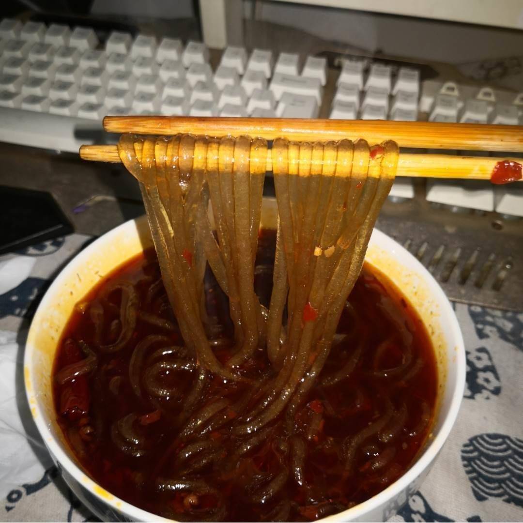 酸溜溜酸辣粉正宗重庆四川酸辣川粉宽火锅条红薯淀粉农家手工商用