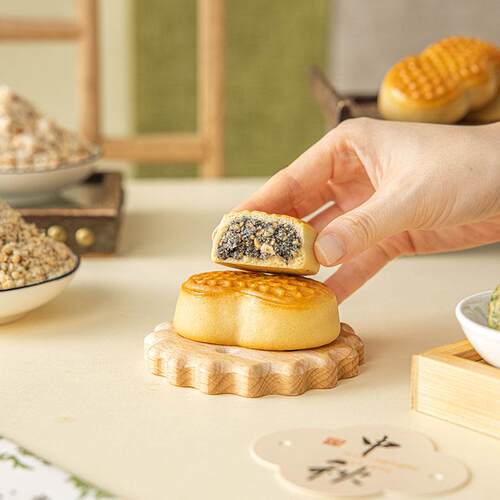 新品低糖黑芝麻花生酥月饼馅料红豆沙绿五仁咸蛋黄肉松糕点原材料