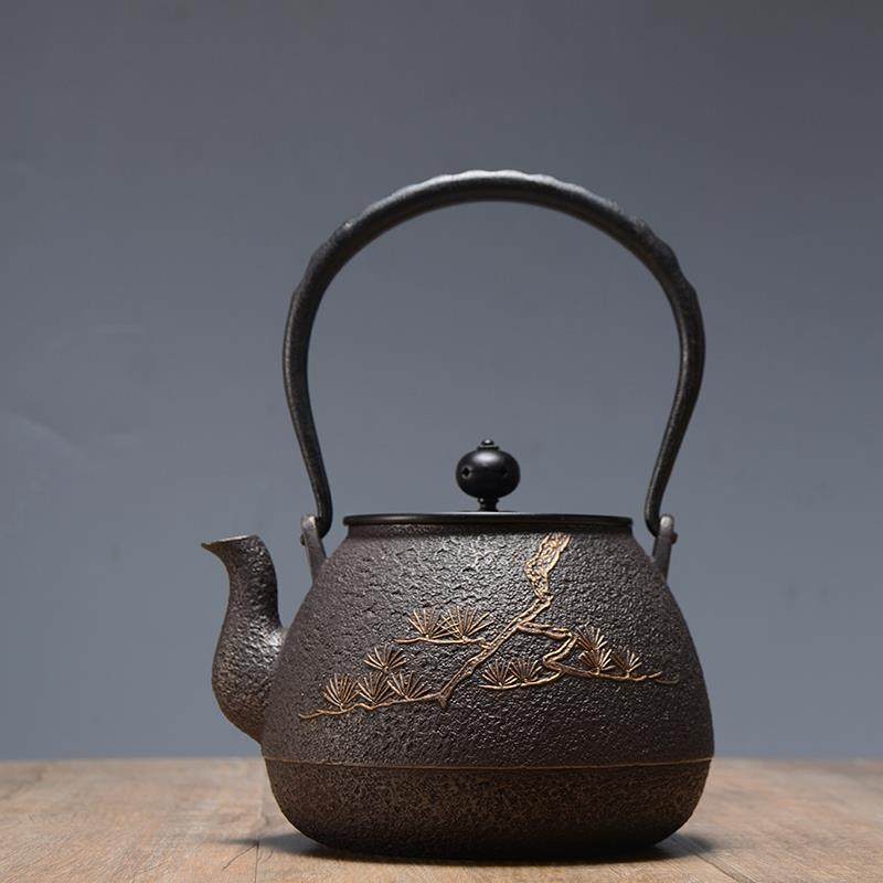 铁壶 龟寿堂鎏金长闲飞松铸铁壶 日本原装进口纯手工烧水壶铁茶壶