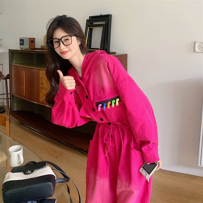 玫粉色连帽工装牛仔连体裤女2w025春季新款超好看小个子减龄阔腿