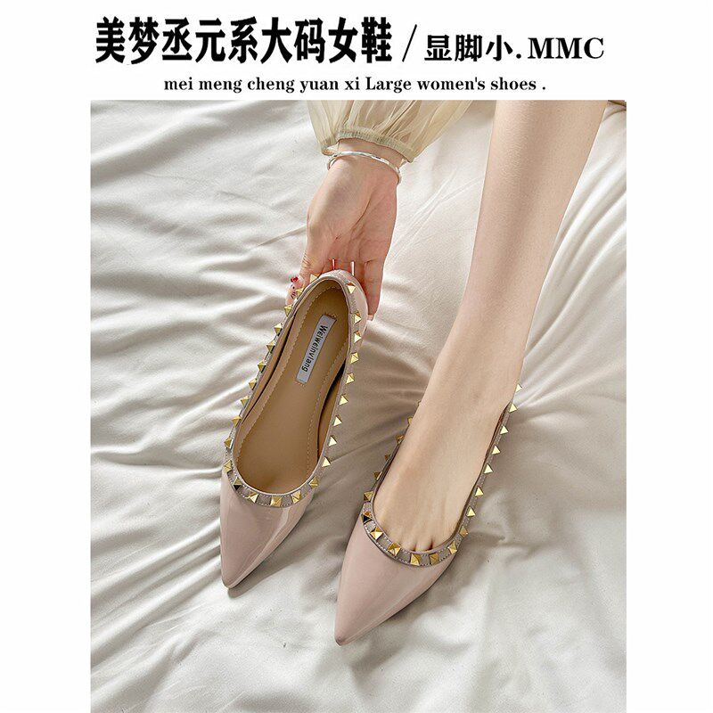 内增高5cm~法式尖头铆钉单鞋百搭小个子裸色平底鞋大码瓢鞋41到43