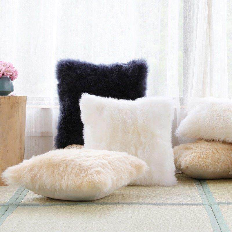 羊毛沙发抱枕北欧风格客厅靠垫 ins欧式白色毛绒含芯现代轻奢靠枕