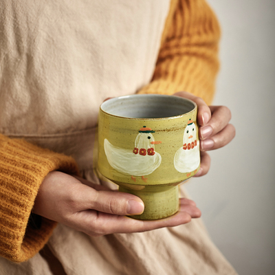 日式粗陶手工茶杯陶瓷高脚杯釉下彩小众水杯可爱卡通咖啡杯子家用