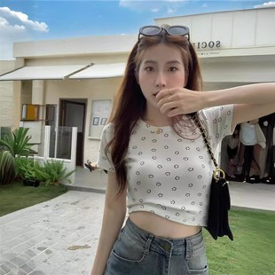 女装夏天搭配 阔腿裤背带牛仔长裤短裤百褶短裙的上衣显瘦短袖T恤