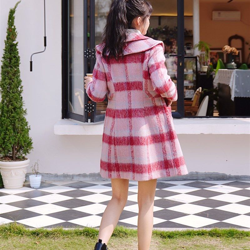 ATAR国潮毛呢外套女2024冬装新款双层领时尚格子呢料大衣加棉内里
