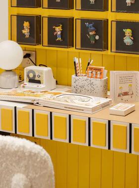 现代简约样板间儿童房书桌组合摆件女孩房搭配套装创意软装饰品