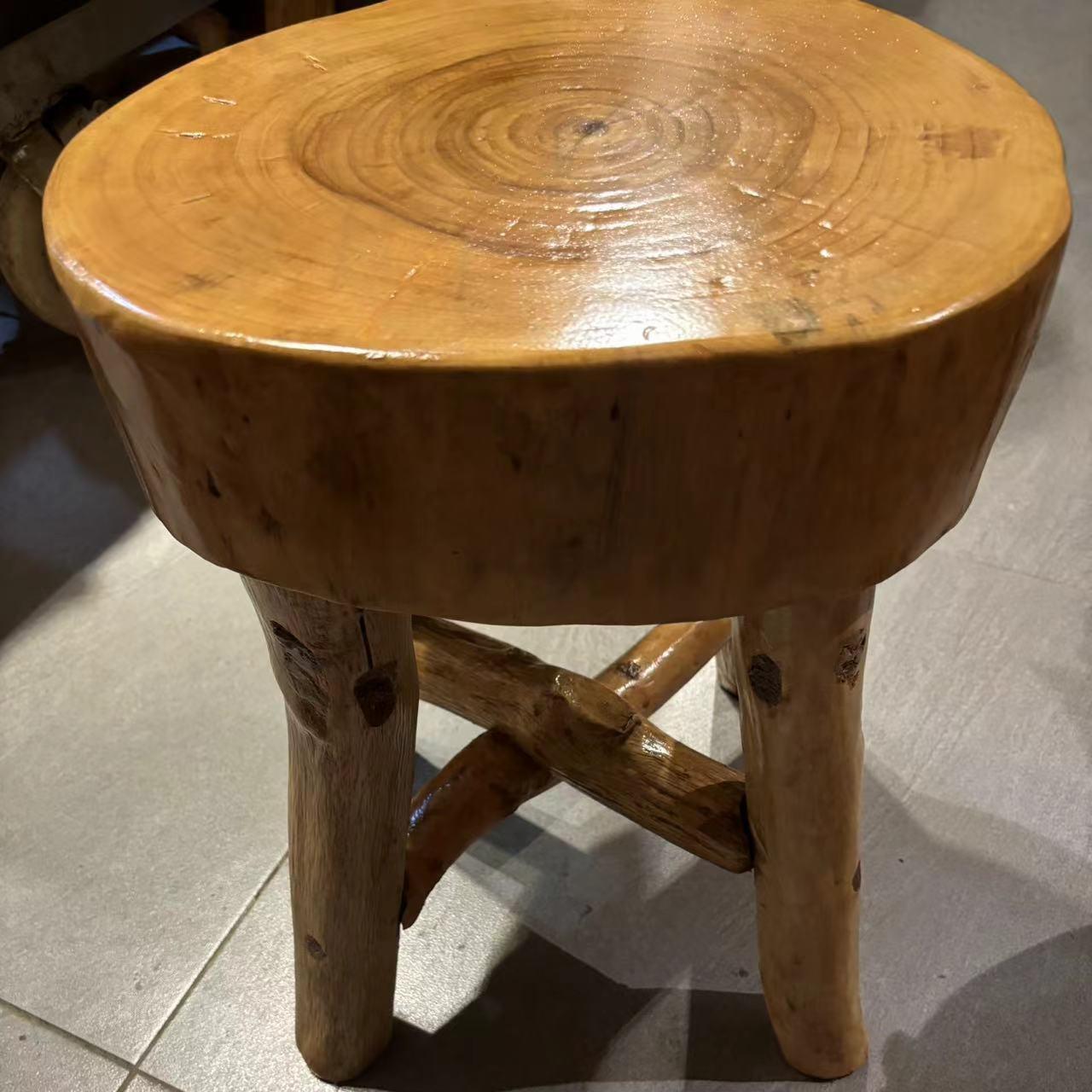 实木凳子香樟木墩原木树桩矮凳木桩床头柜边几换鞋家用凳椅子接脚