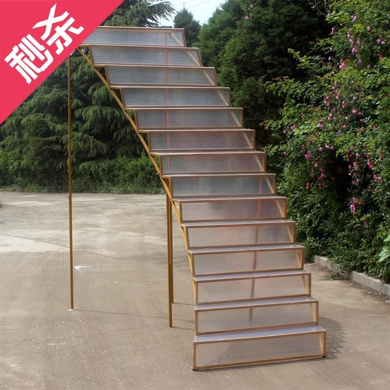 新款铁艺贴膜旋转楼梯 婚礼舞台m背景装饰大型道具 婚庆布置摆件