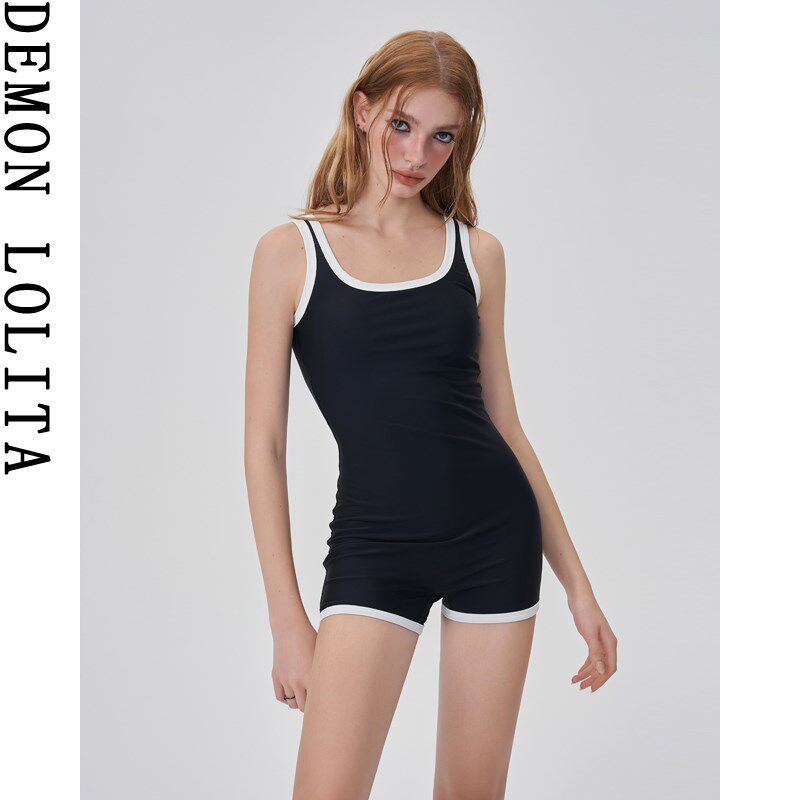 泳衣女款2025新款连体平角保守显瘦遮肚高级感泡温泉度假泳衣女