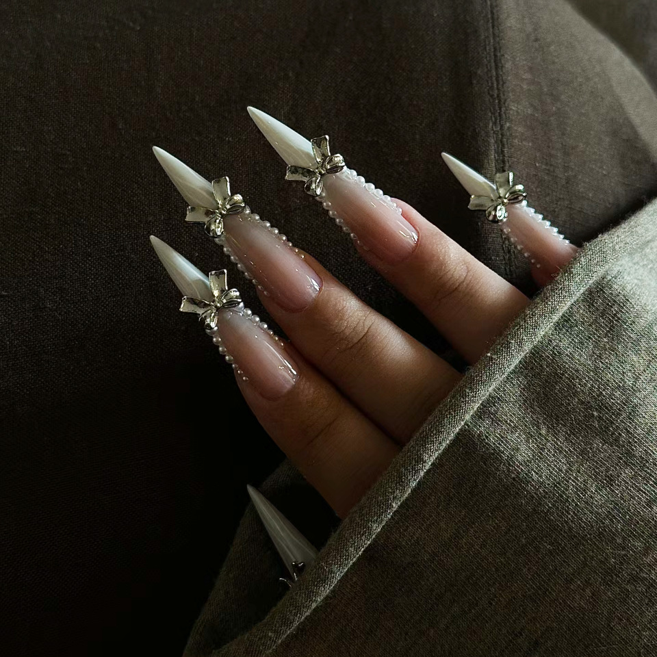Z-421尖法珍蝶假指甲长尖辣妹金属珍珠显白24片穿戴甲片