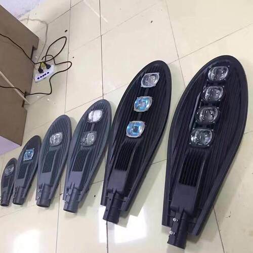 厂家MIQ供应成装LED灯路灯灯具 锂电池LED路灯头外壳集 宝剑路外
