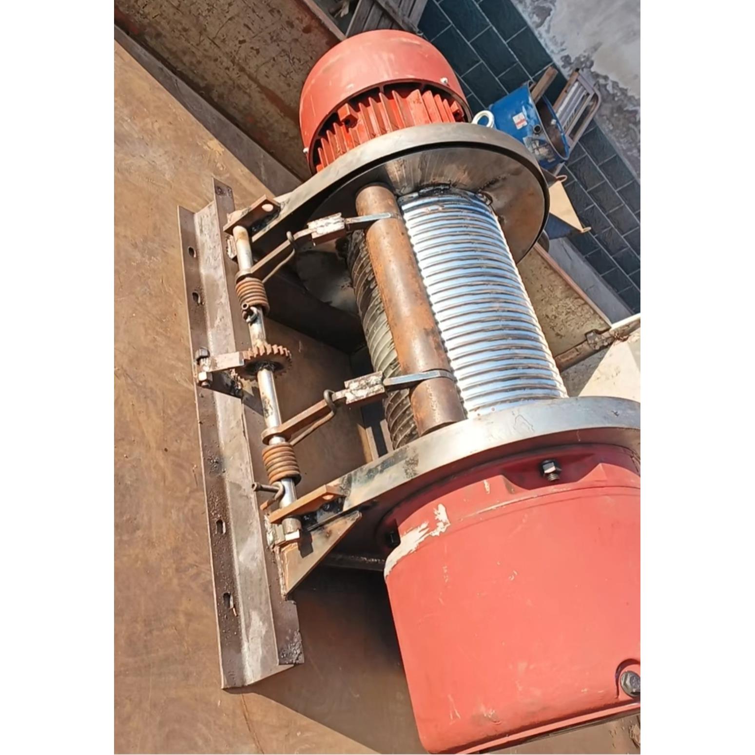 起重电动葫芦压滚导绳器钢丝绳导线器液压绞车履带吊压绳器滚动轮