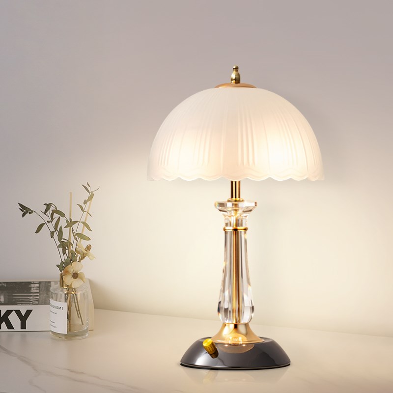 台灯卧室床头灯现代简约调光灯北欧极简护眼台灯温馨暖光书房灯具