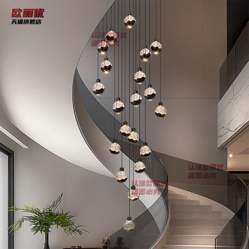雪山2025年新款意式复式楼梯楼梯间长吊灯旋转别墅挑高客厅吊灯