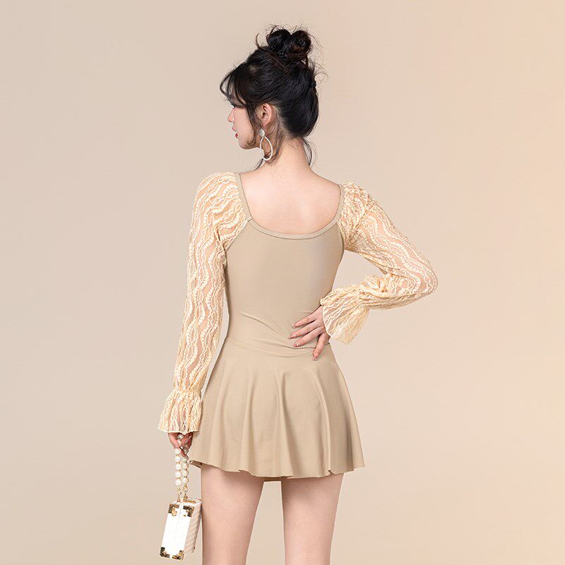 泳衣女夏2024新款爆款保守微胖女孩遮肉海边度假显瘦连体裙式泳装