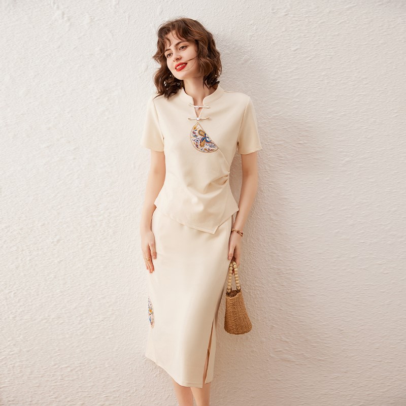 白鹿语国风两件套25夏款时尚盘扣绣花小立领短袖半身裙女式套装