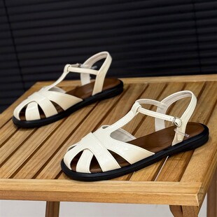 时尚 银色学院风平底设计感小众女鞋 包头凉鞋 新款 女2025年夏季 韩版