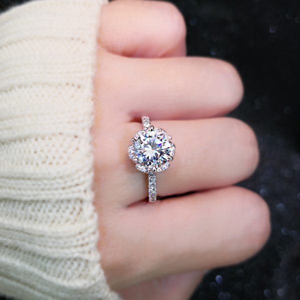 结婚求婚仿莫桑石对戒2.5克拉假钻戒雪花锆石装饰小众设计戒指女