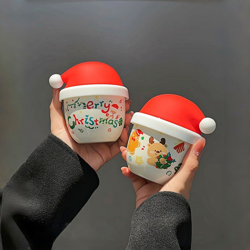 戴圣诞帽的圣诞杯也太可爱了吧～