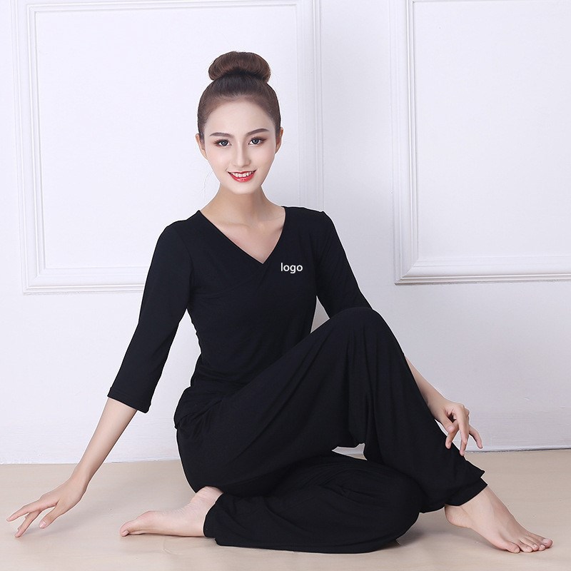 好看瑜伽服套装女舞蹈练功健身2024新款时尚宽松瑜珈初学者莫尔