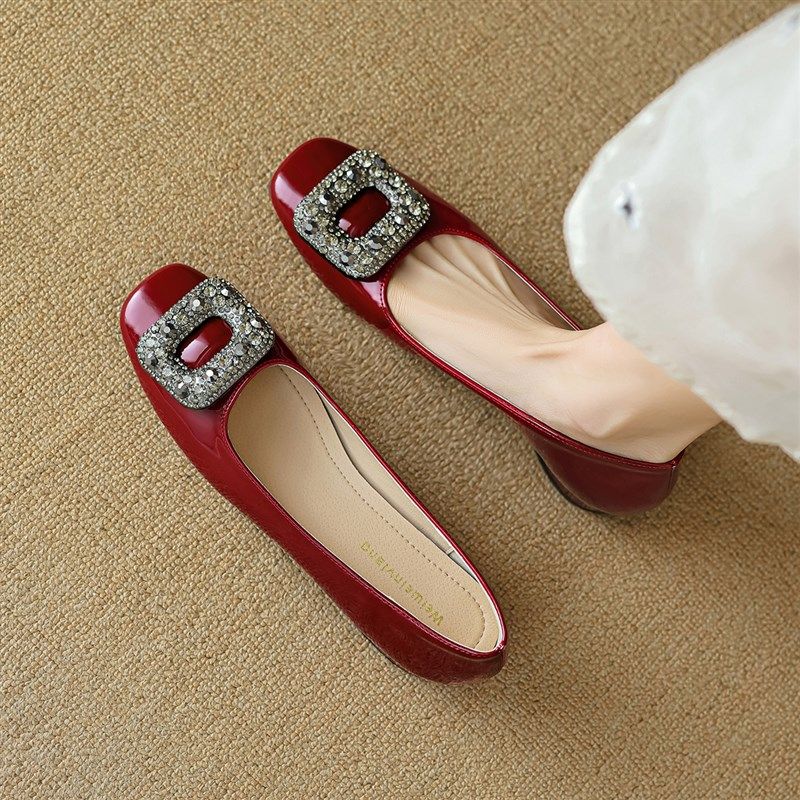 方头浅口单鞋女平底2024秋新款百搭水钻扣瓢鞋法式平跟红色结婚鞋,女鞋,浅口单鞋,淘宝优惠券,粉丝福利购,淘宝优惠卷