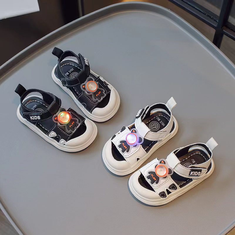 婴幼儿亮灯包头凉鞋夏季0-1-2岁新款男宝宝软底防滑学步鞋儿童鞋4