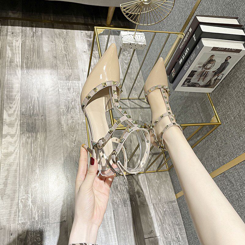 8300-7铆钉裸色高跟凉鞋女细跟2021年夏季尖头后空女鞋包头单鞋