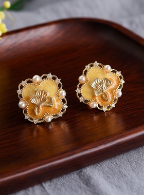 美拉德风银杏叶珐琅彩绘暖黄色耳钉女秋季时尚高级感文艺复古耳饰