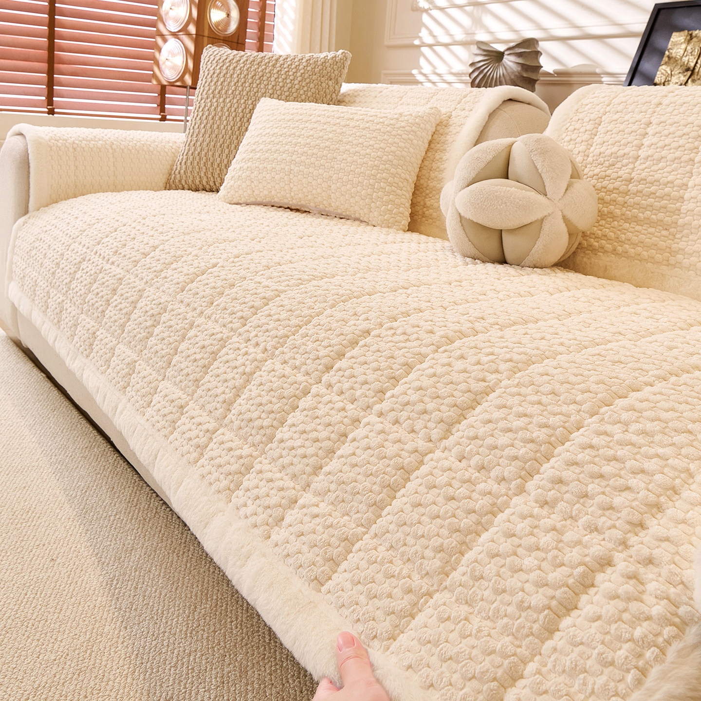 加厚毛绒沙发垫冬季2025新款保暖秋冬坐垫奶油风防滑皮沙发套盖布