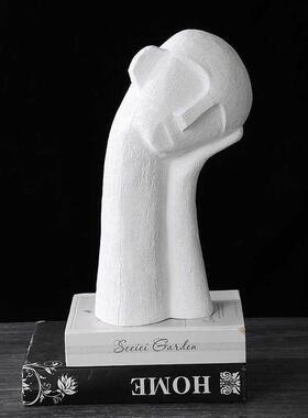 现代北欧沉思者陶瓷摆件软装售楼处餐桌抽象陈列意式简约电视柜