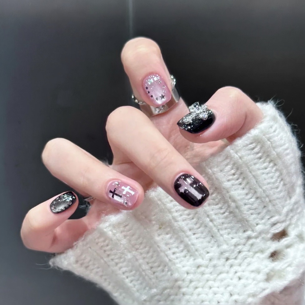 纯手工穿戴甲新年款鸽血红玻璃珠